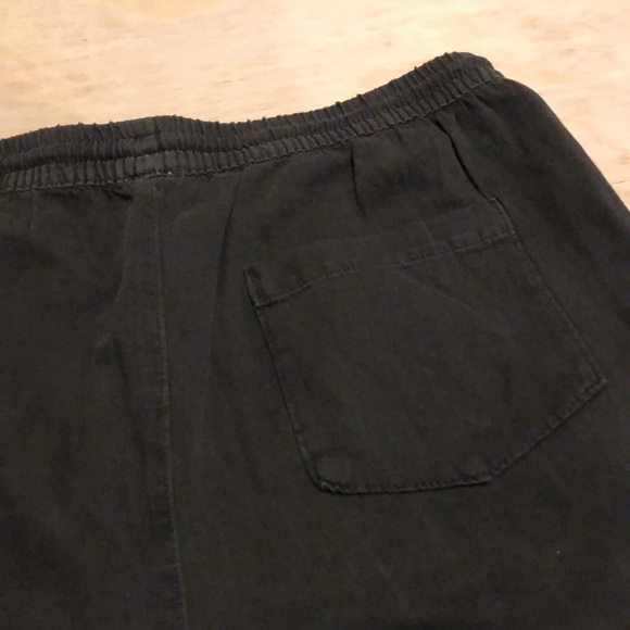 NEW WITH TAGS — American Eagle soft shorts with pockets. - Picture 5 of 7